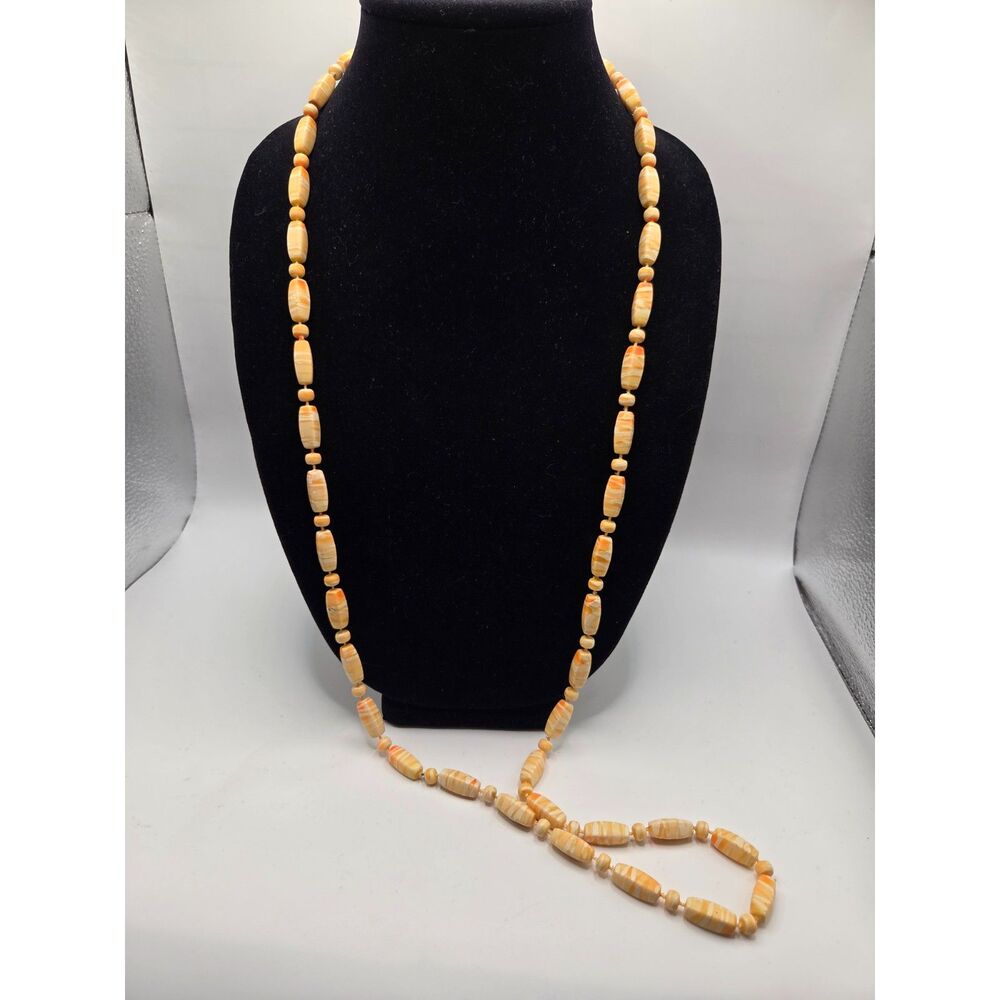 1854. Vintage Marbled Plastic Beaded Necklace